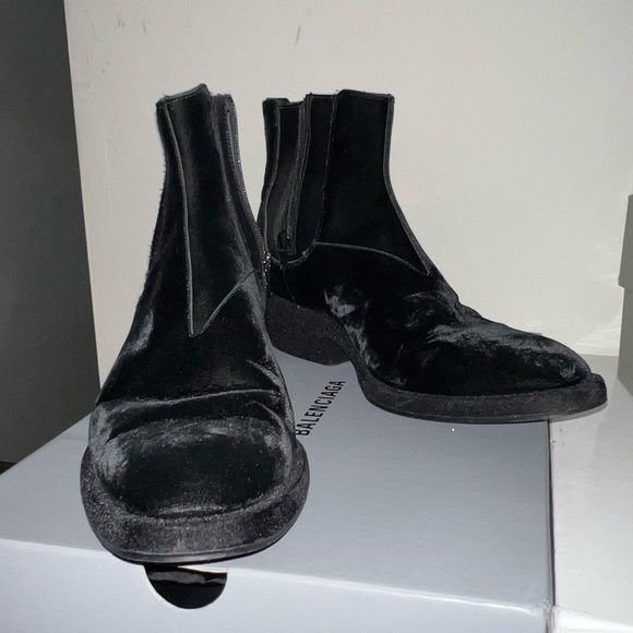 Givenchy Black Velvet Chelsea Boot.   Riccardo Tisci for Givenchy. Size 44 main image 5
